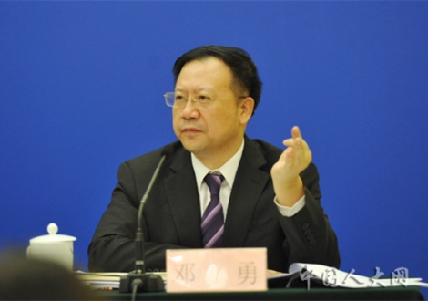 國家稅務總局所得稅司司長鄧勇回答記者提問